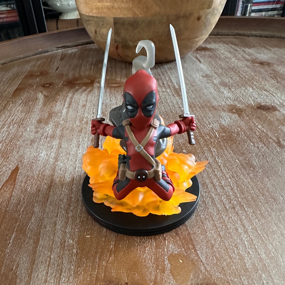 Q-Fig Marvel - DEADPOOL  Figure - 2015 -  Loot Crate Exclusive - IN BOX